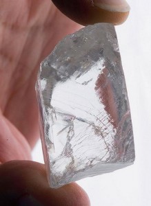 巨大ダイヤの原石発見！なんと232カラットそのお値段は・・・